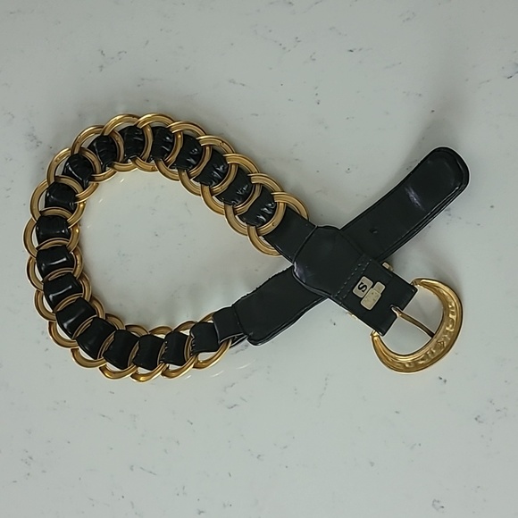 Vintage gold metal black faux leather belt Size Small - Picture 6 of 10